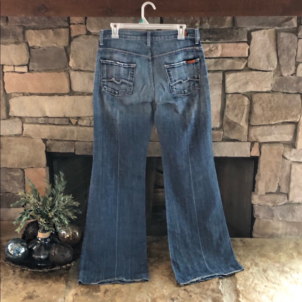 High waist,with vintage flare silhouette